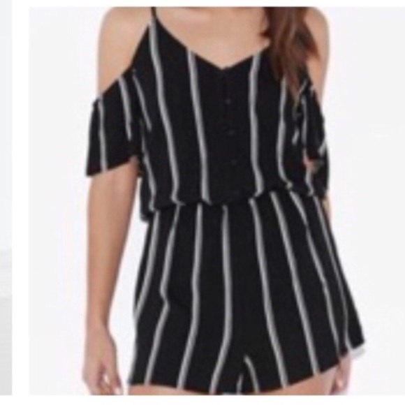 Kendall & Kylie Other - Kendall & Kylie Romper Size M